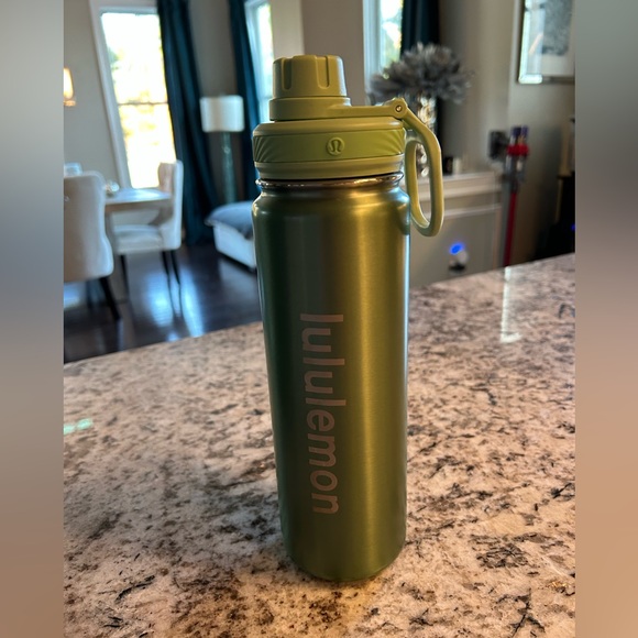 lululemon athletica Other - NEW Lululemon green Water Bottle never used no tag